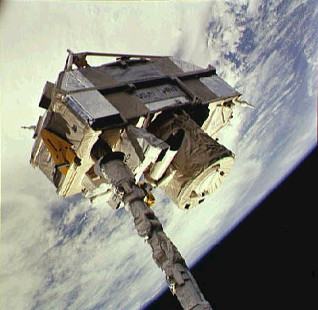 CRISTA-SPAS payload on the STS-66 Shuttle Atlantis RMS Arm 